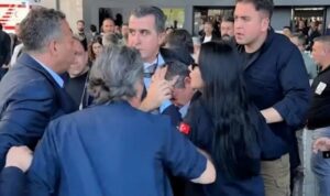 Özgür Özel’in tokatı yediği en net görüntüsü…